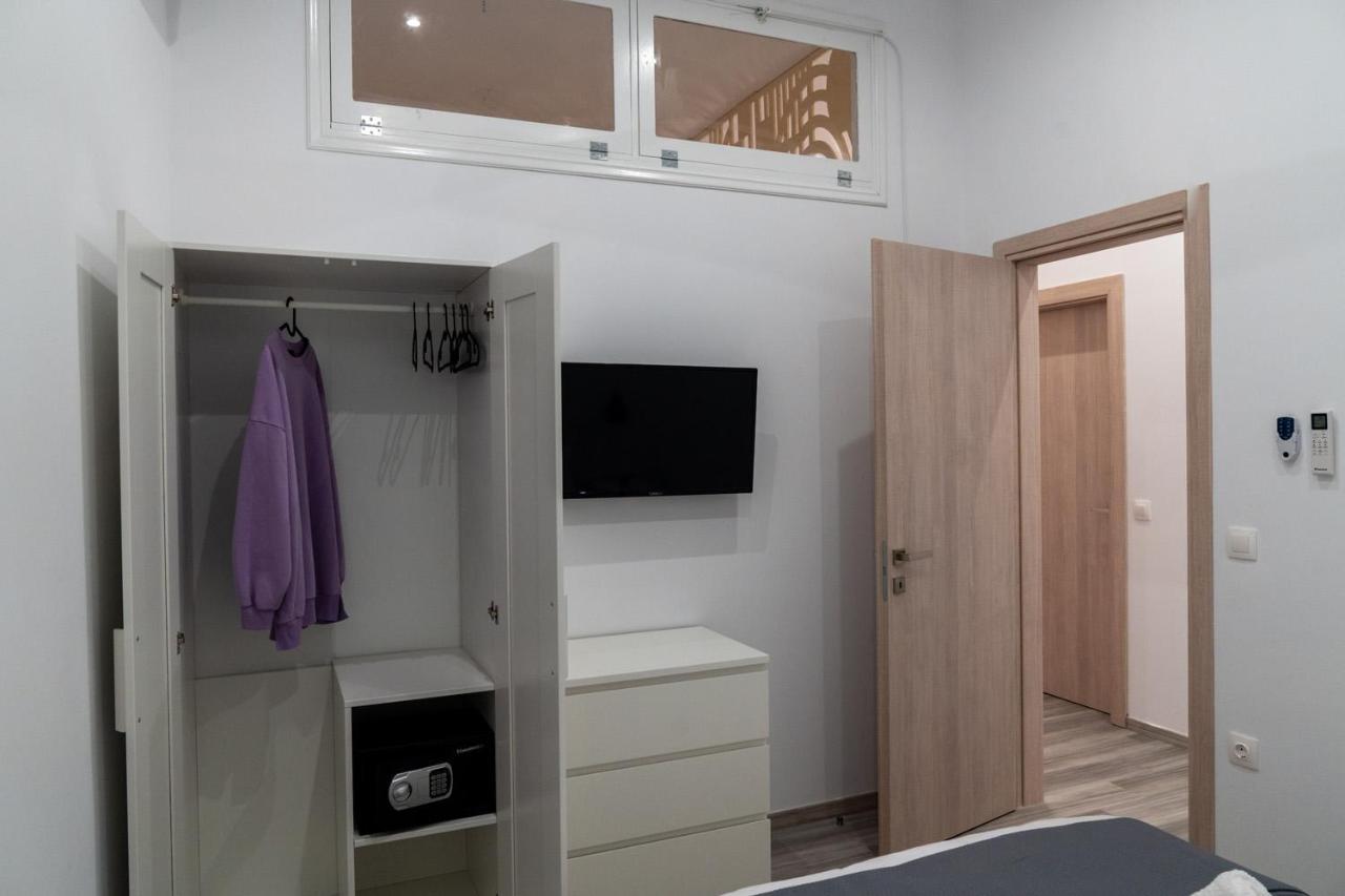 Central Suites Aegina 2 מראה חיצוני תמונה