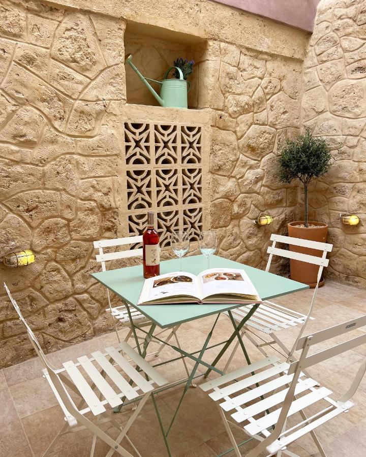 Central Suites Aegina 2 מראה חיצוני תמונה
