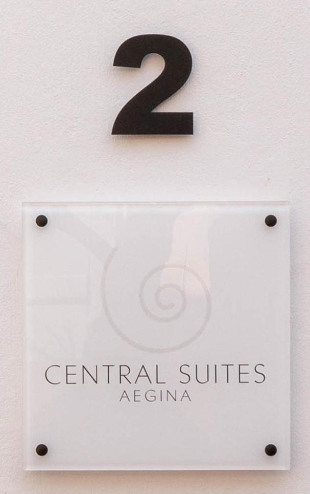 Central Suites Aegina 2 מראה חיצוני תמונה
